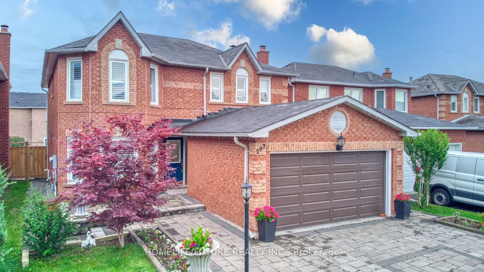 207 Mossbrook Square
