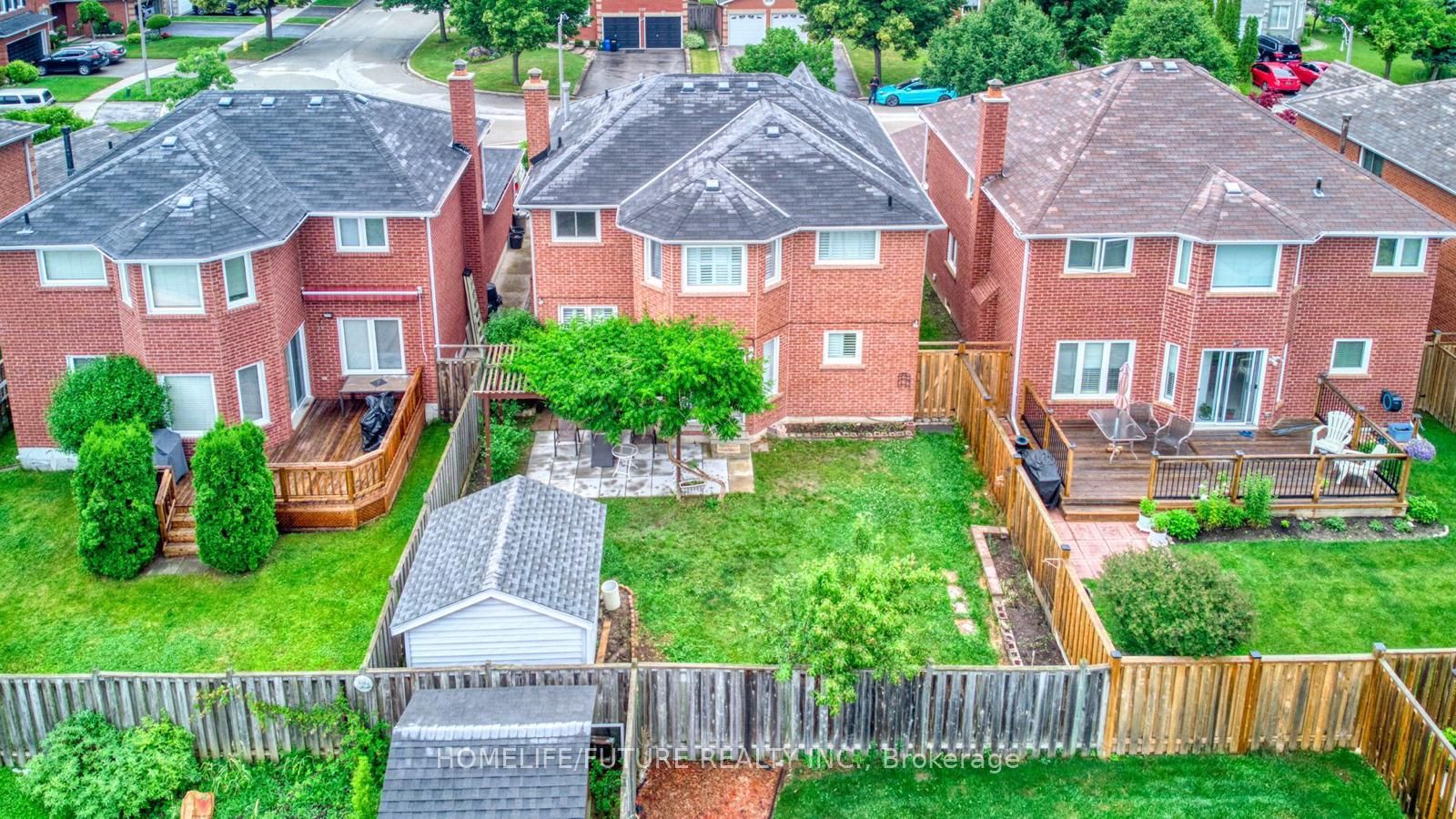 207 Mossbrook Square