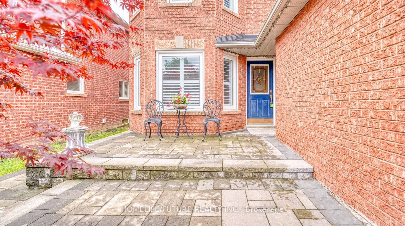 207 Mossbrook Square