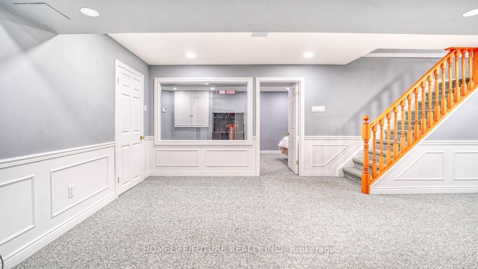 207 Mossbrook Square