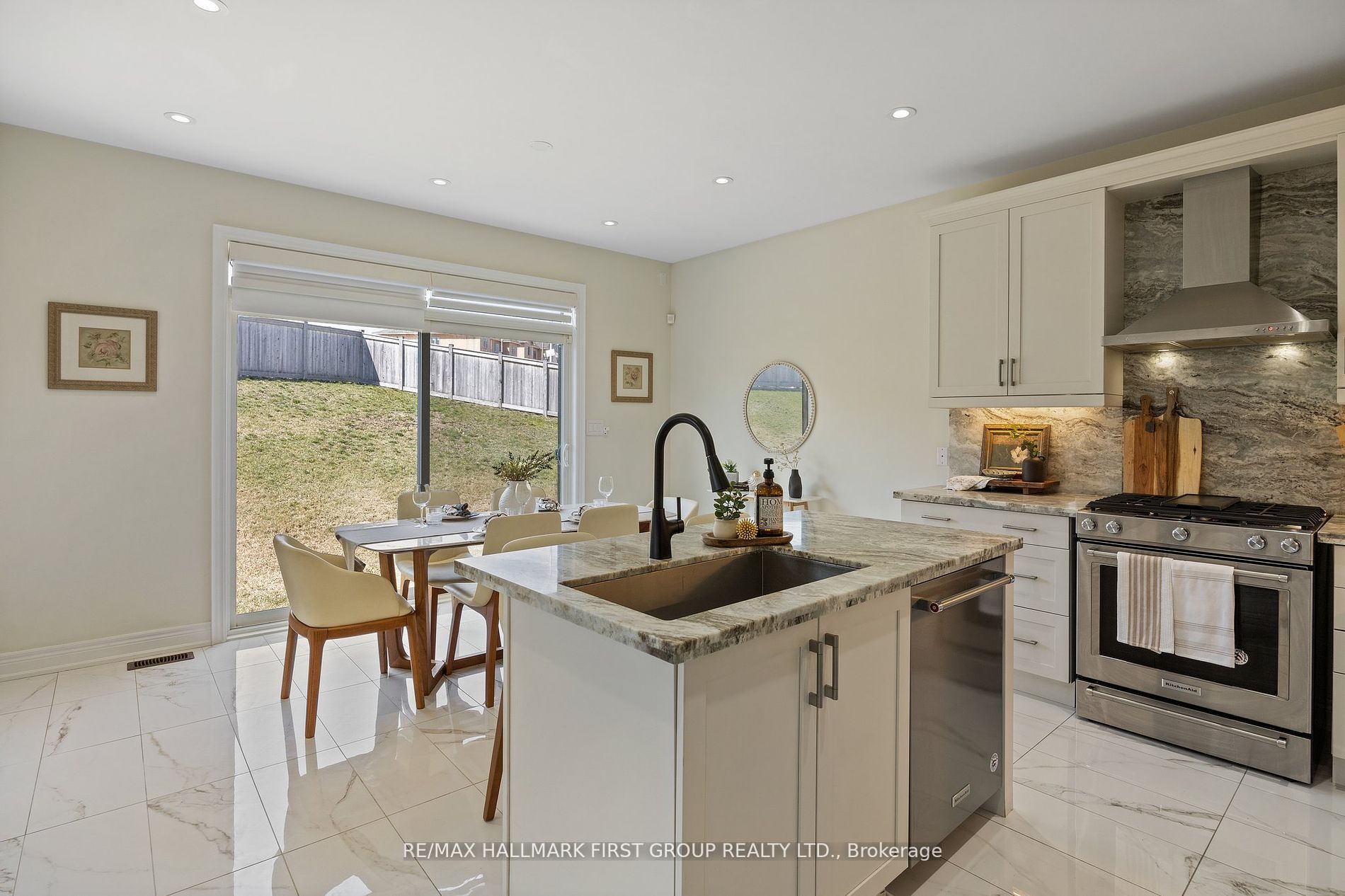 1219 Cactus Crescent