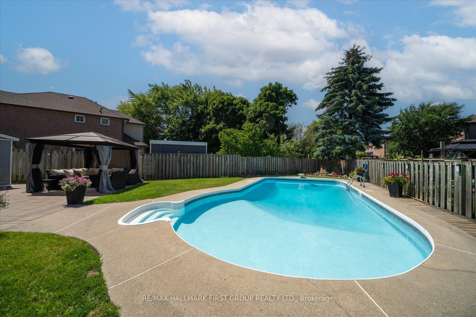 49 Fisher Crescent