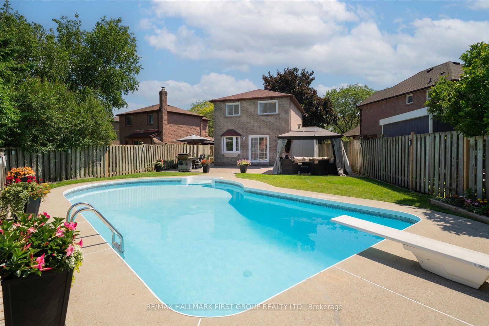 49 Fisher Crescent