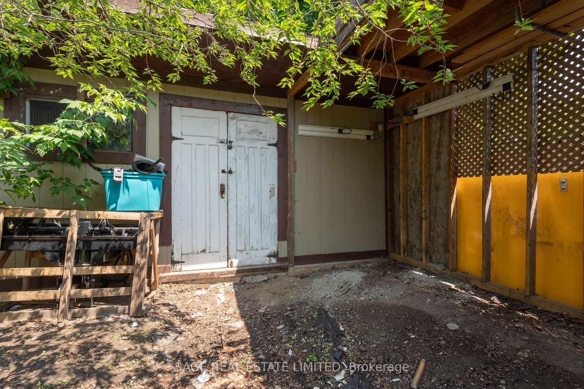 548 Glebeholme Blvd