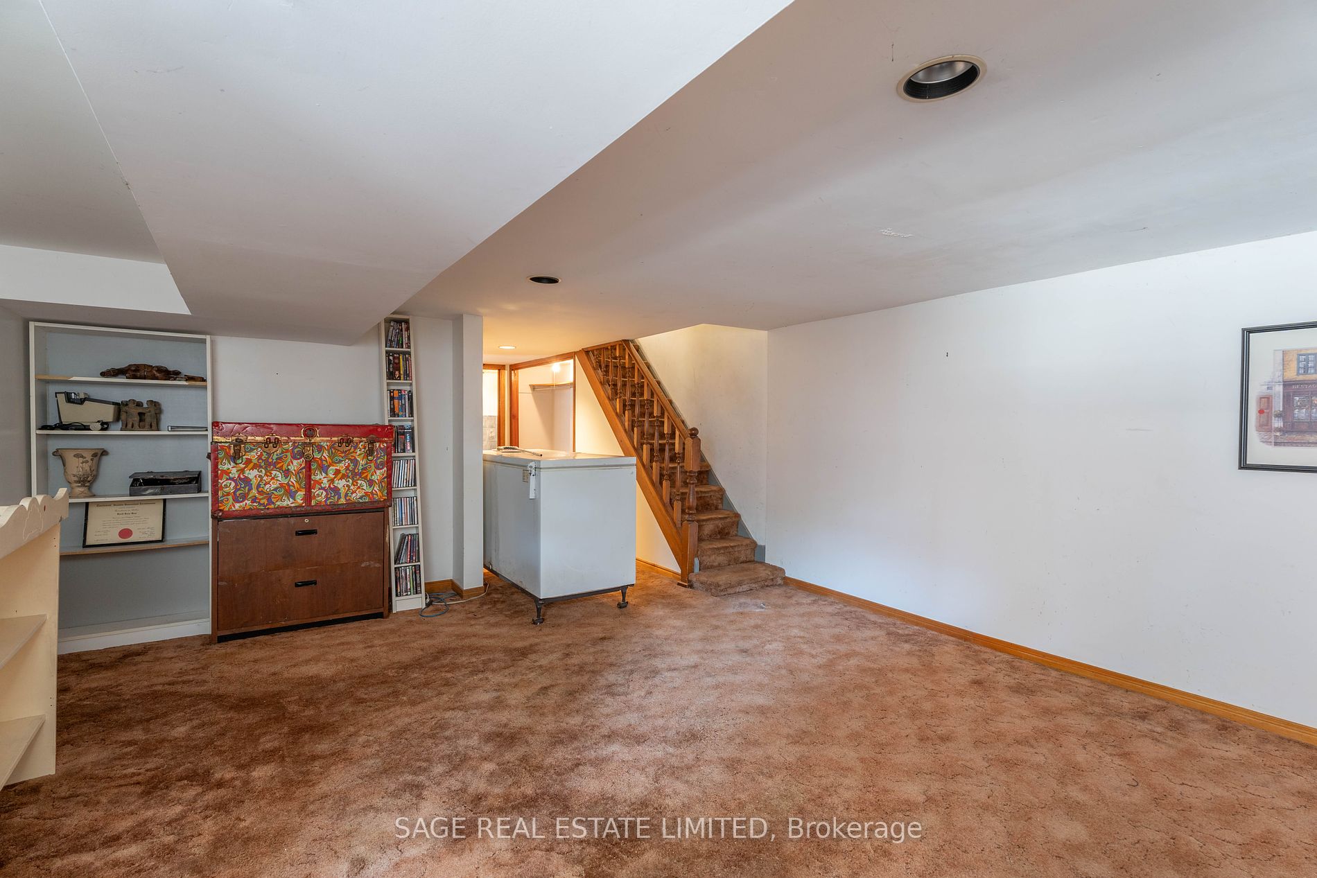 548 Glebeholme Blvd