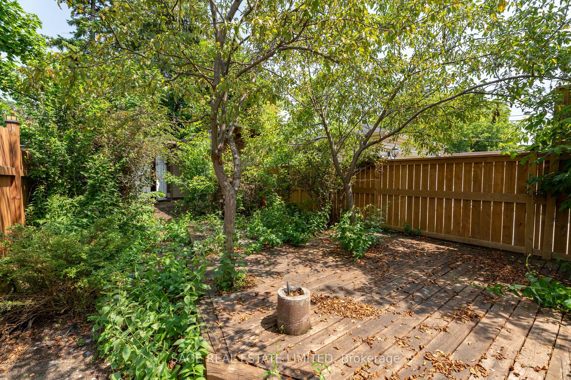 548 Glebeholme Blvd
