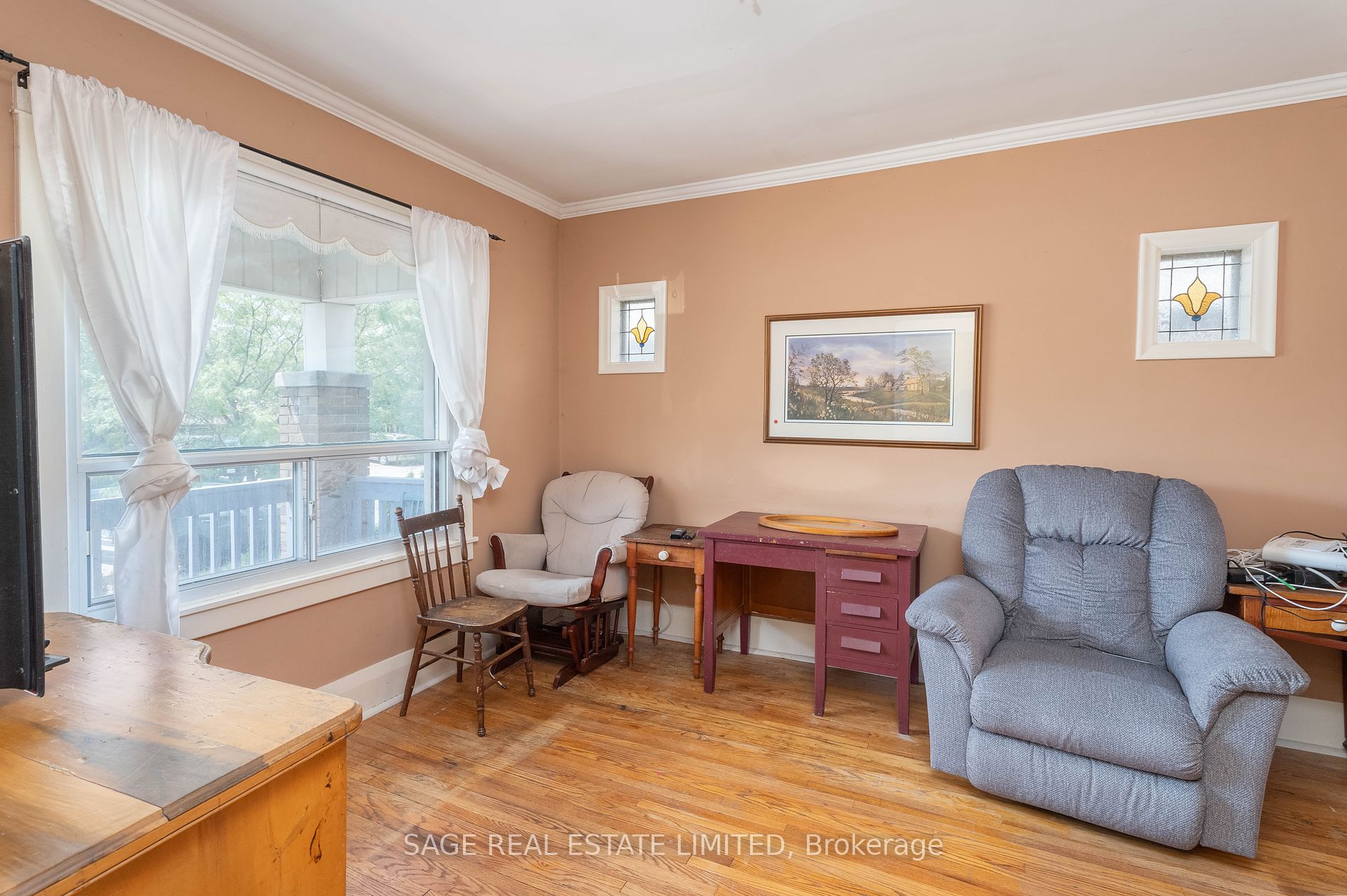 548 Glebeholme Blvd
