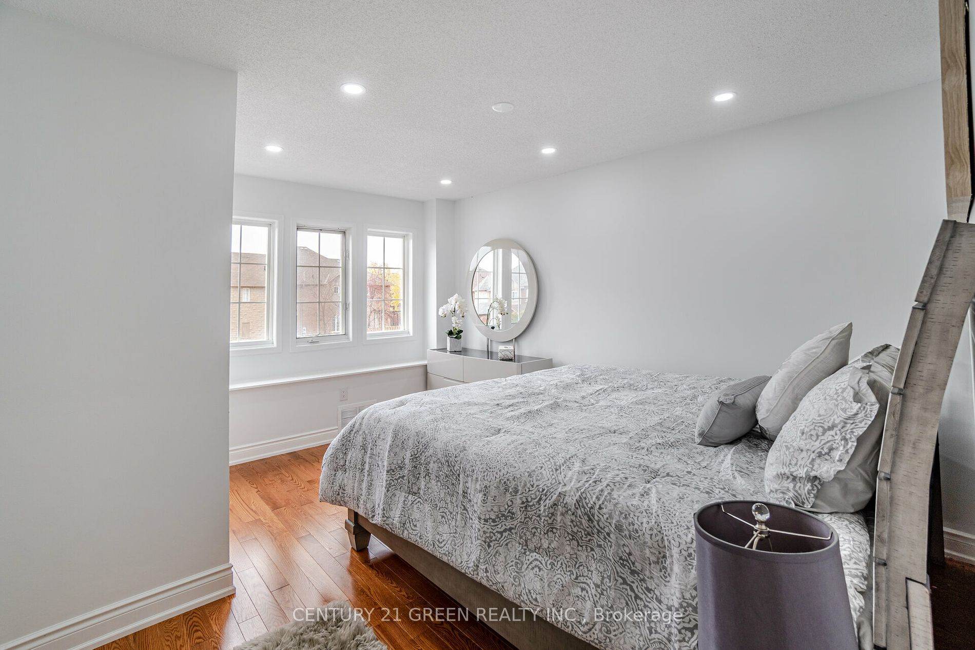 1610 Autumn Cres