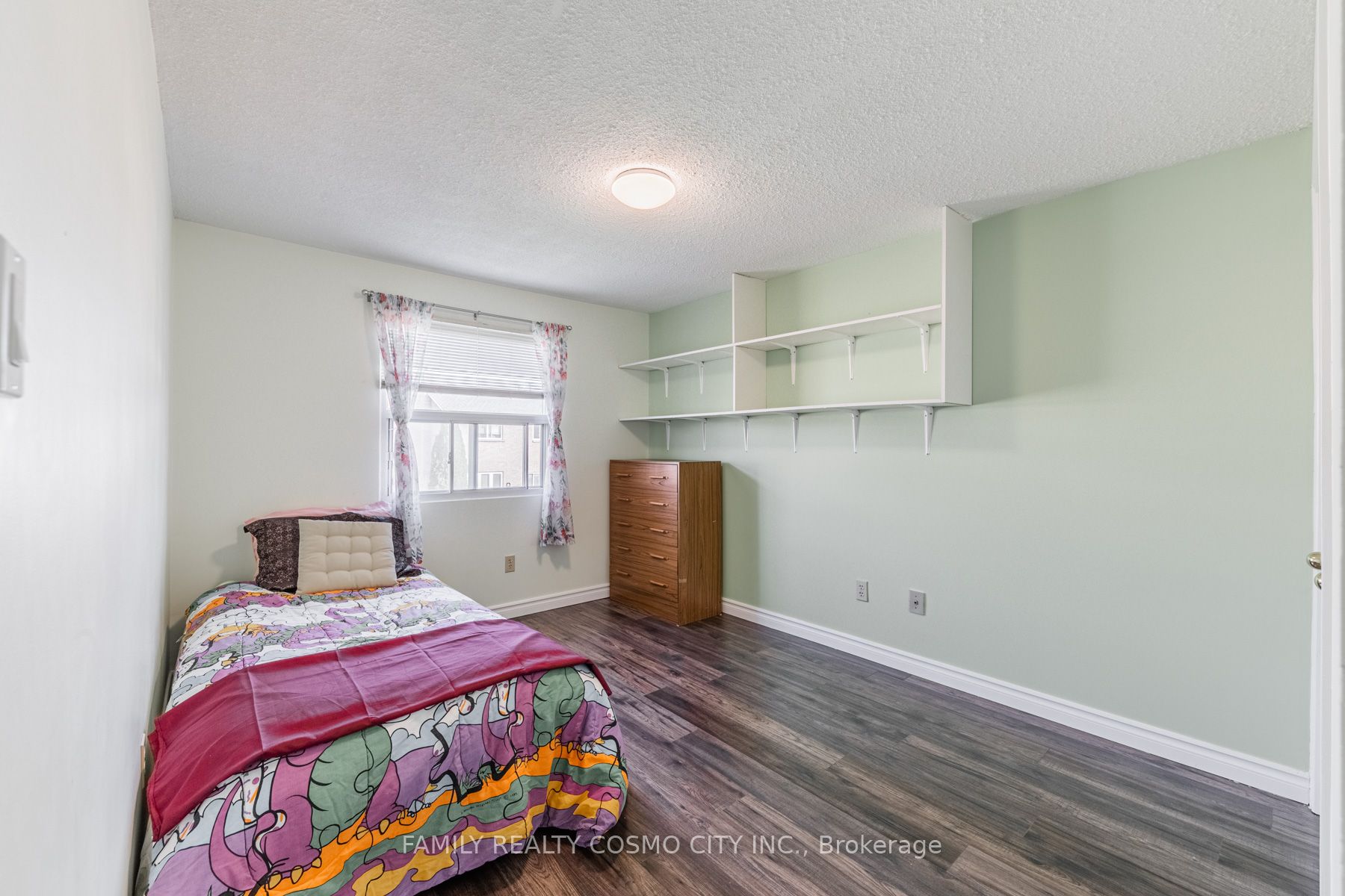 208 Wintermute Blvd