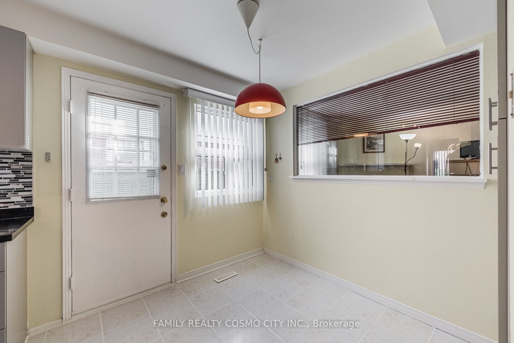 208 Wintermute Blvd