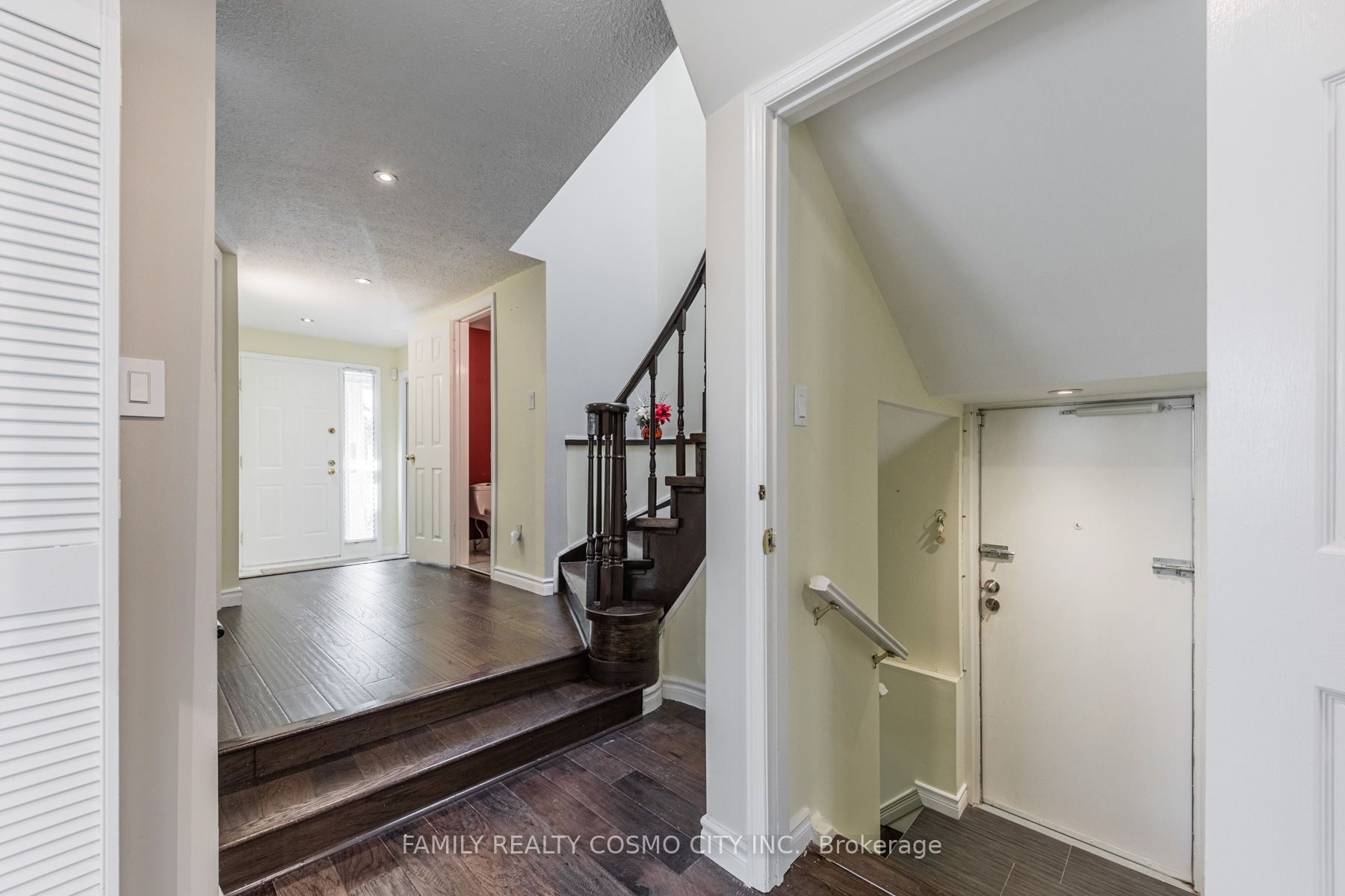 208 Wintermute Blvd
