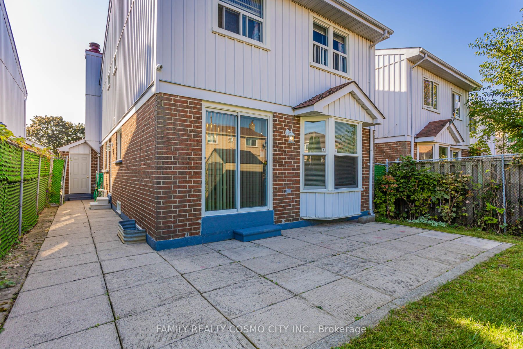 208 Wintermute Blvd