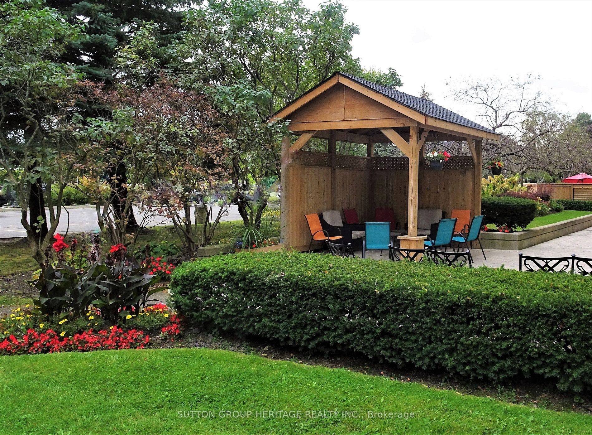 712 Rossland Road E, #PH #6