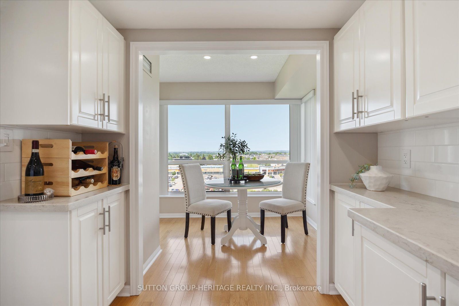 712 Rossland Road E, #PH #6