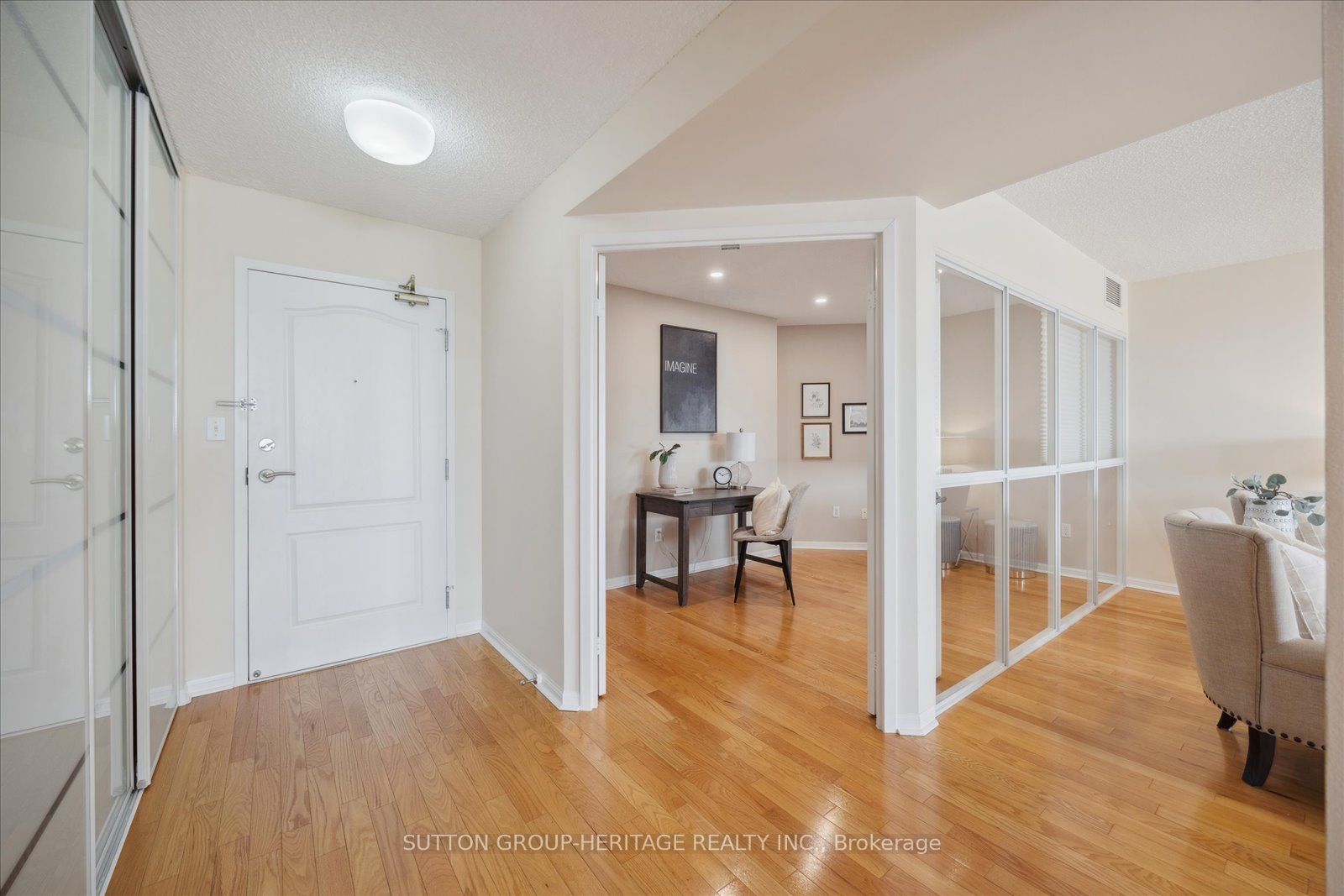 712 Rossland Road E, #PH #6