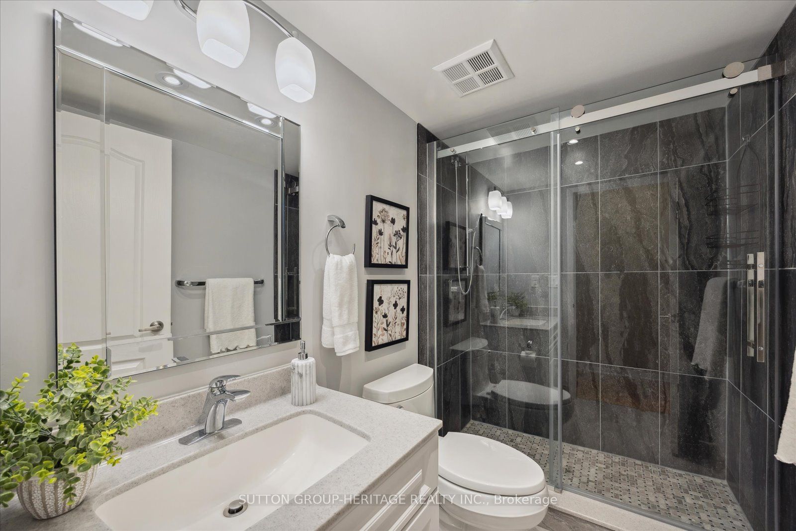712 Rossland Road E, #PH #6