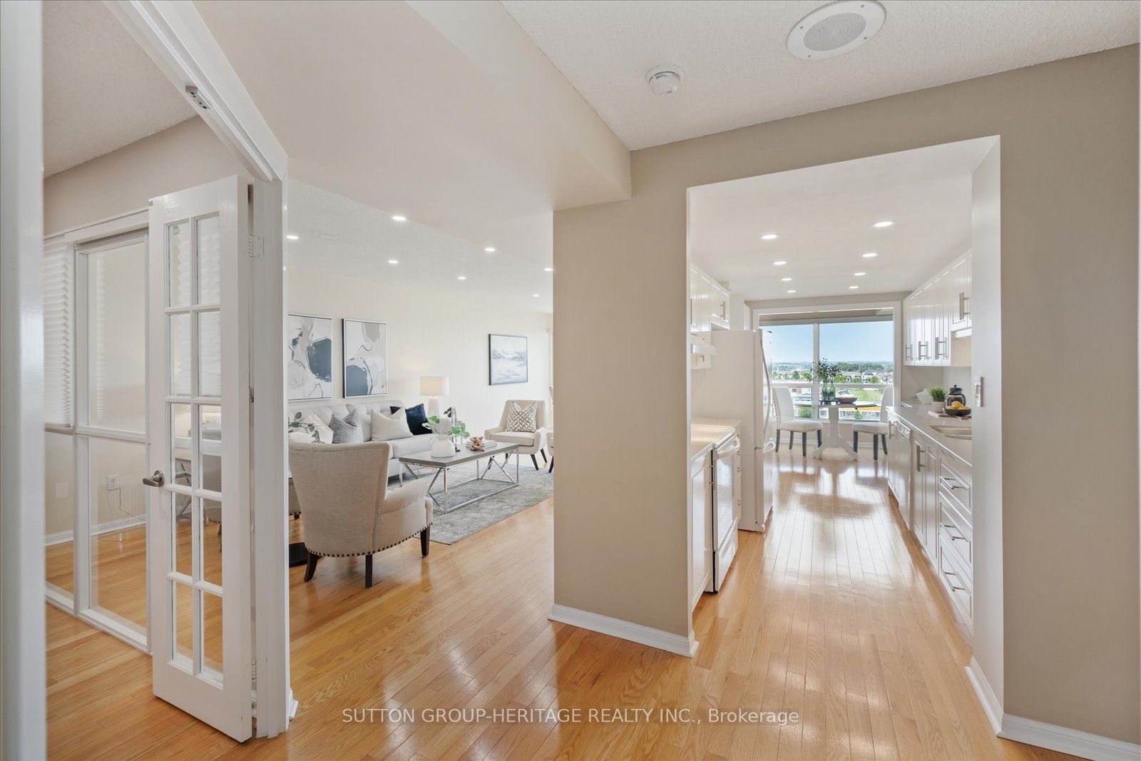 712 Rossland Road E, #PH #6