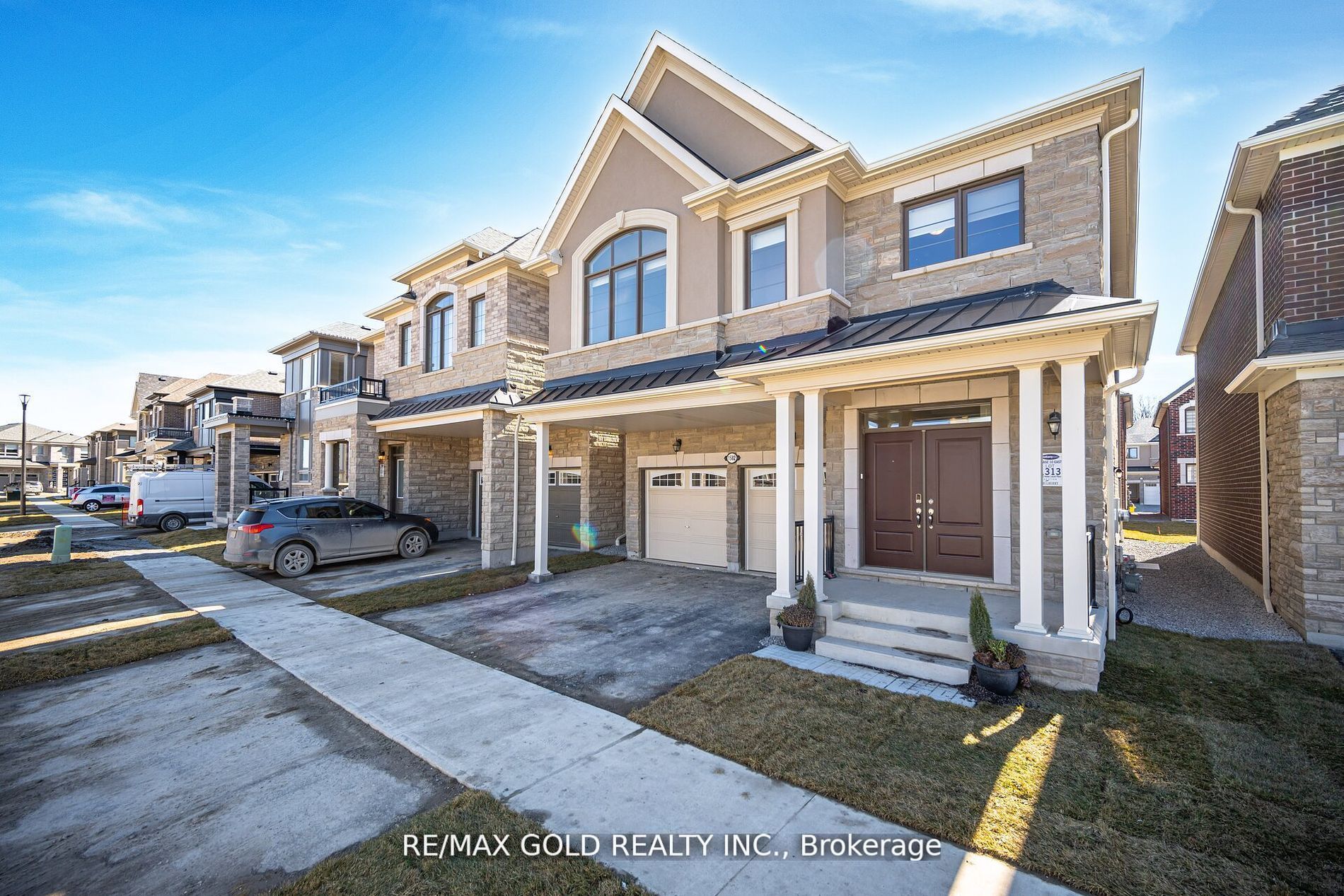 1582 Honey Locust Pl