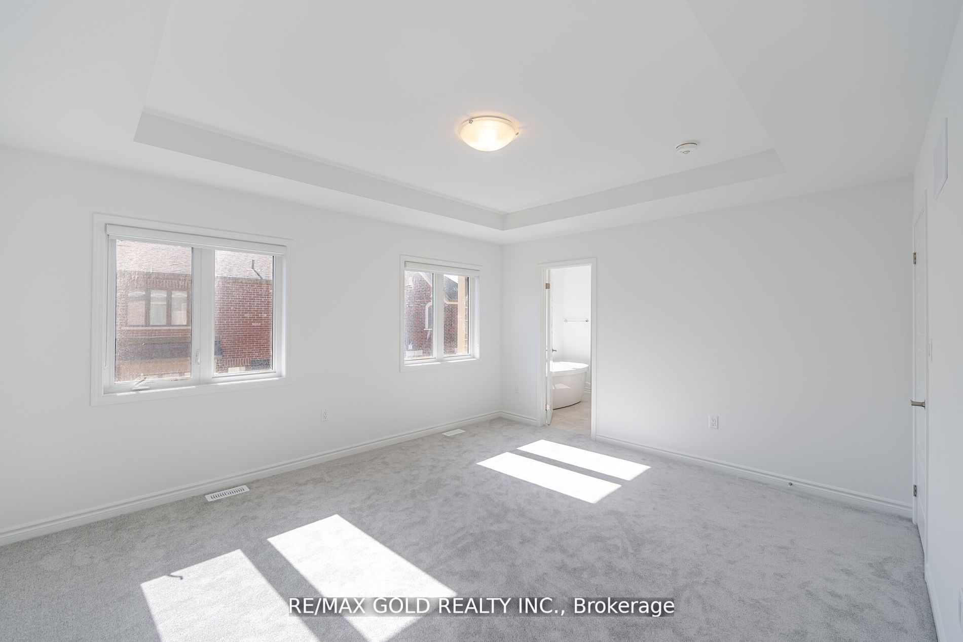 1582 Honey Locust Pl