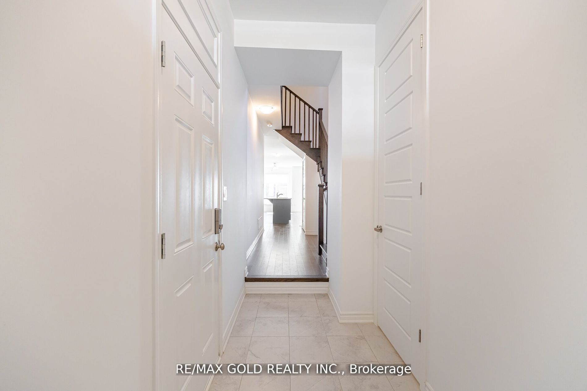 1582 Honey Locust Pl