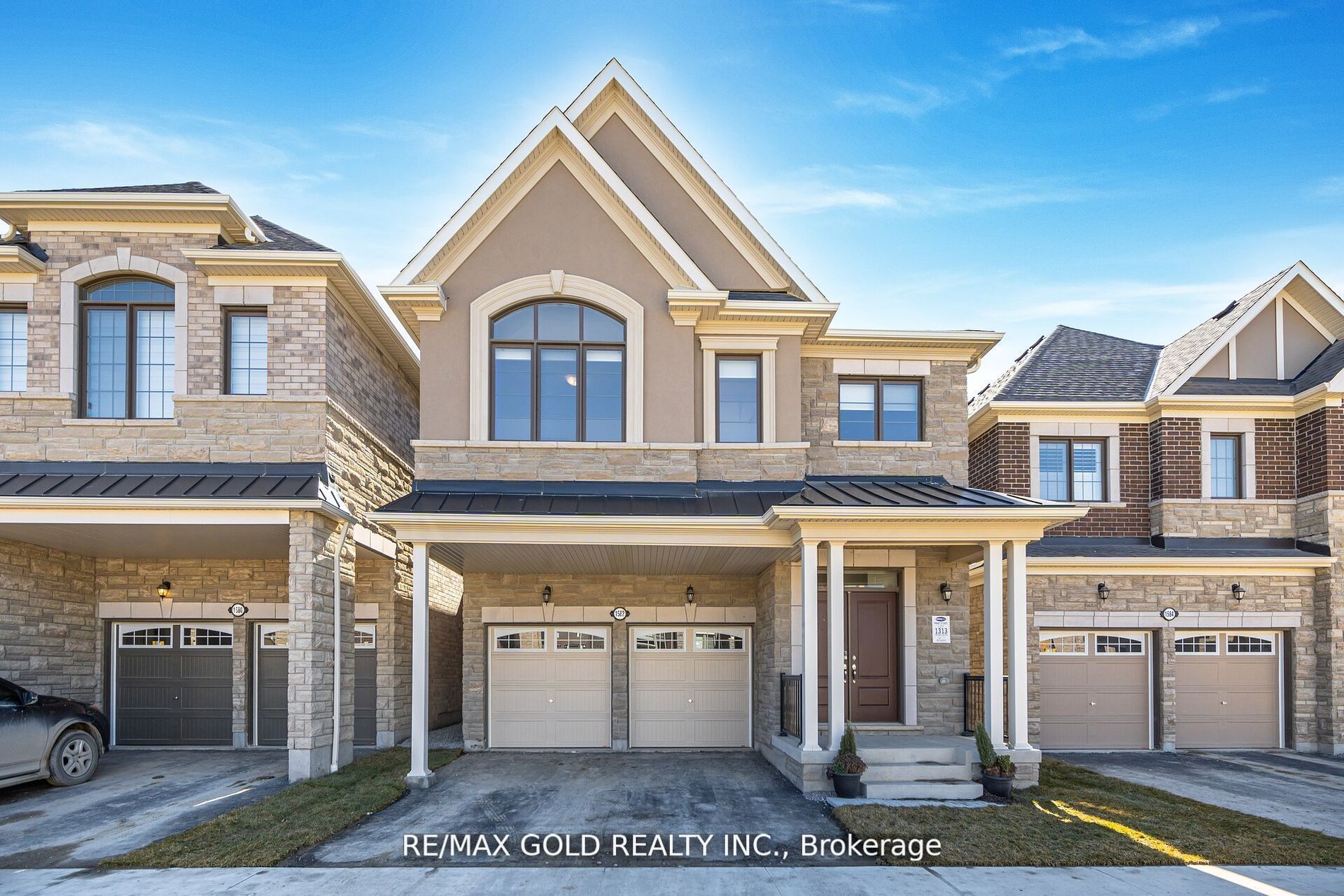 1582 Honey Locust Pl