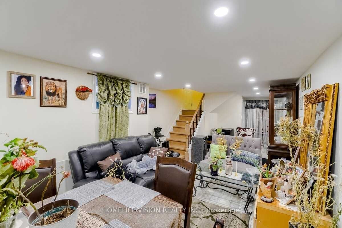 44 Armitage Drive
