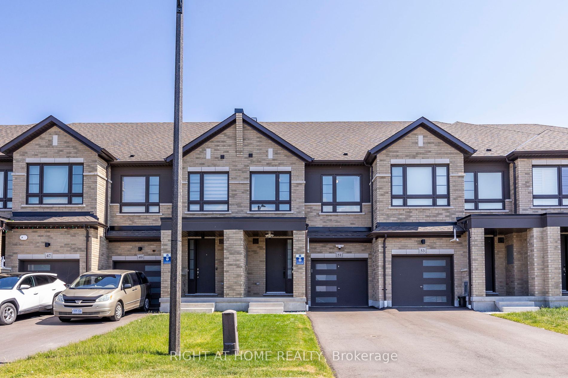 51 Peter Hogg Court