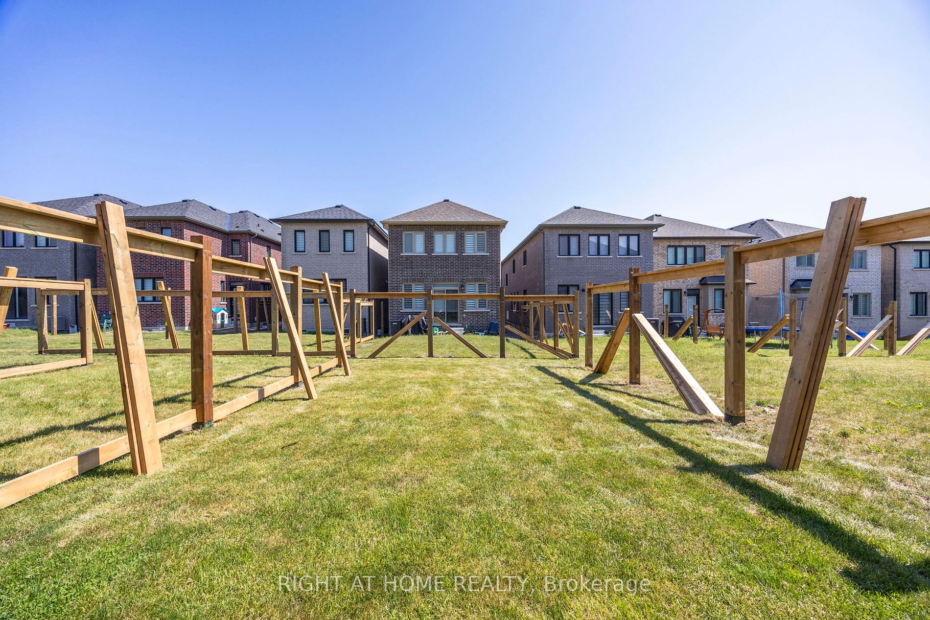 51 Peter Hogg Court