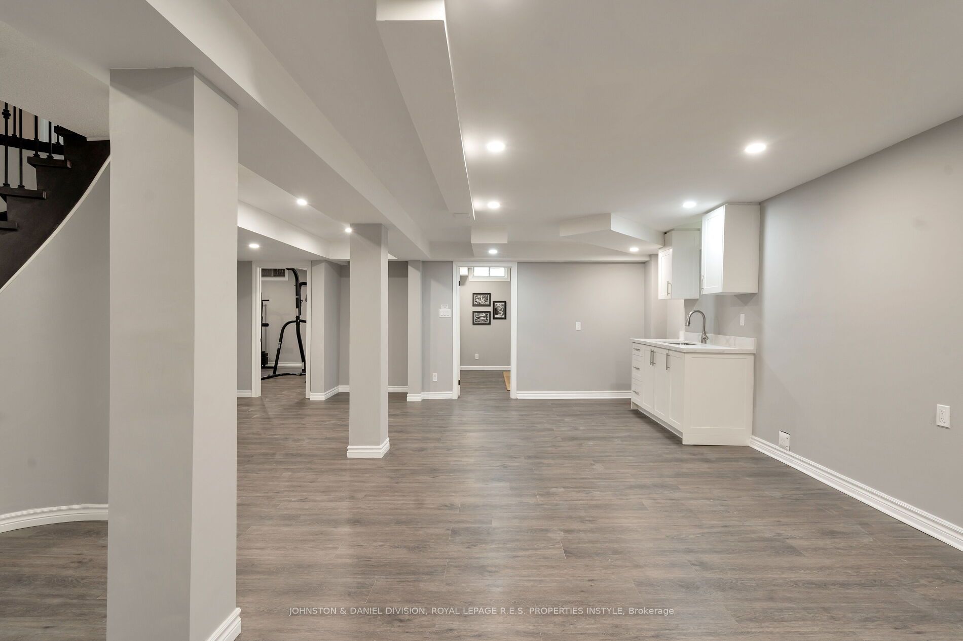 31 Kerrison Drive W