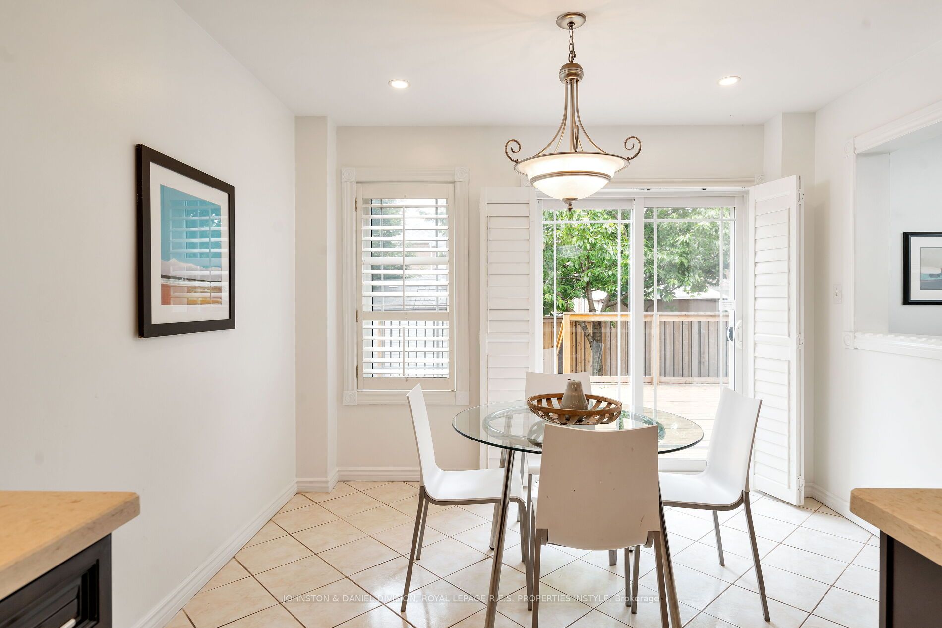 31 Kerrison Drive W