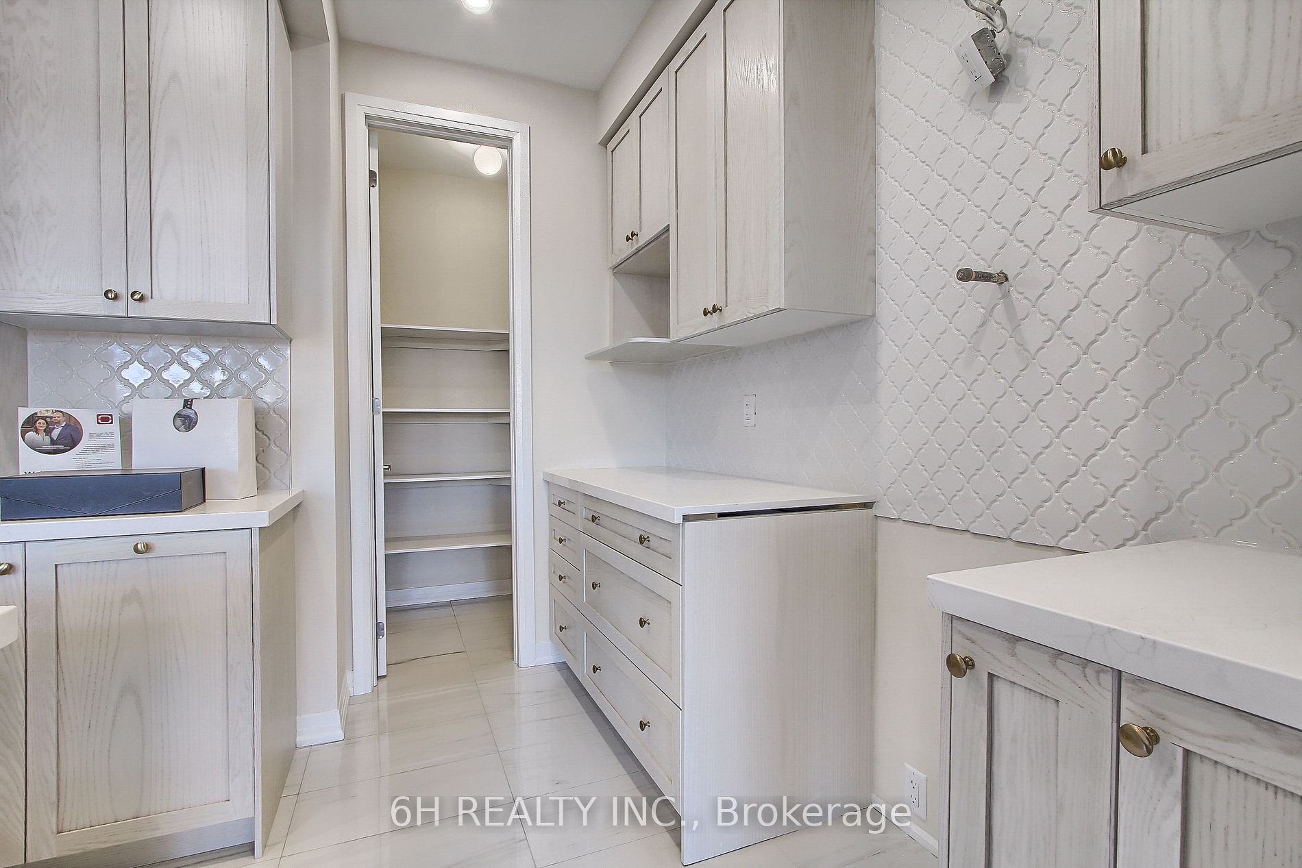 2616 Hibiscus Drive