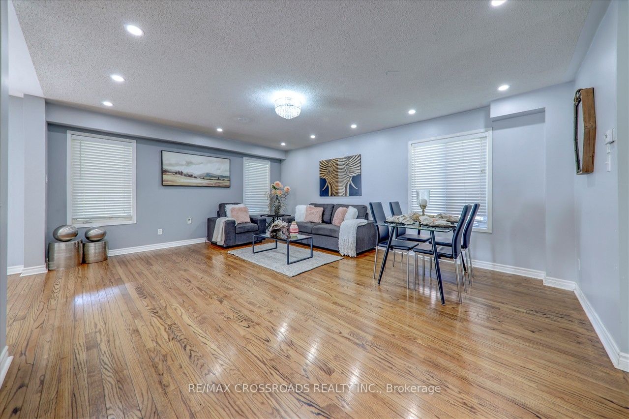 32 Dart Court
