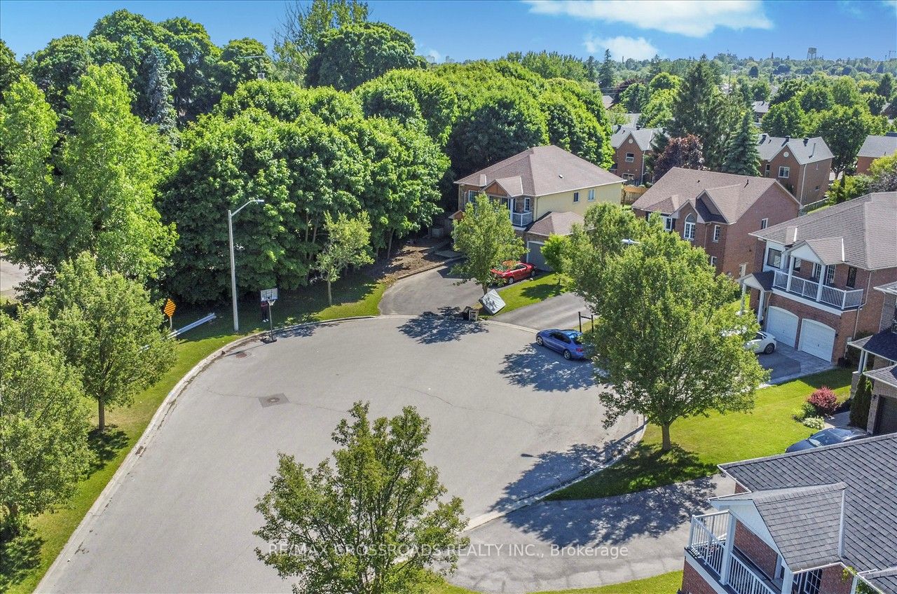 32 Dart Court