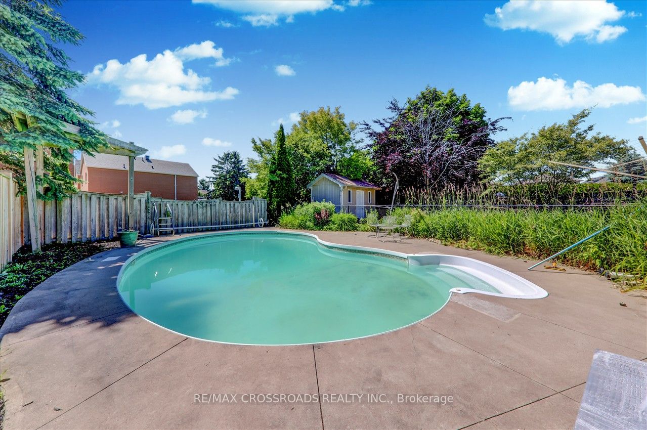 32 Dart Court