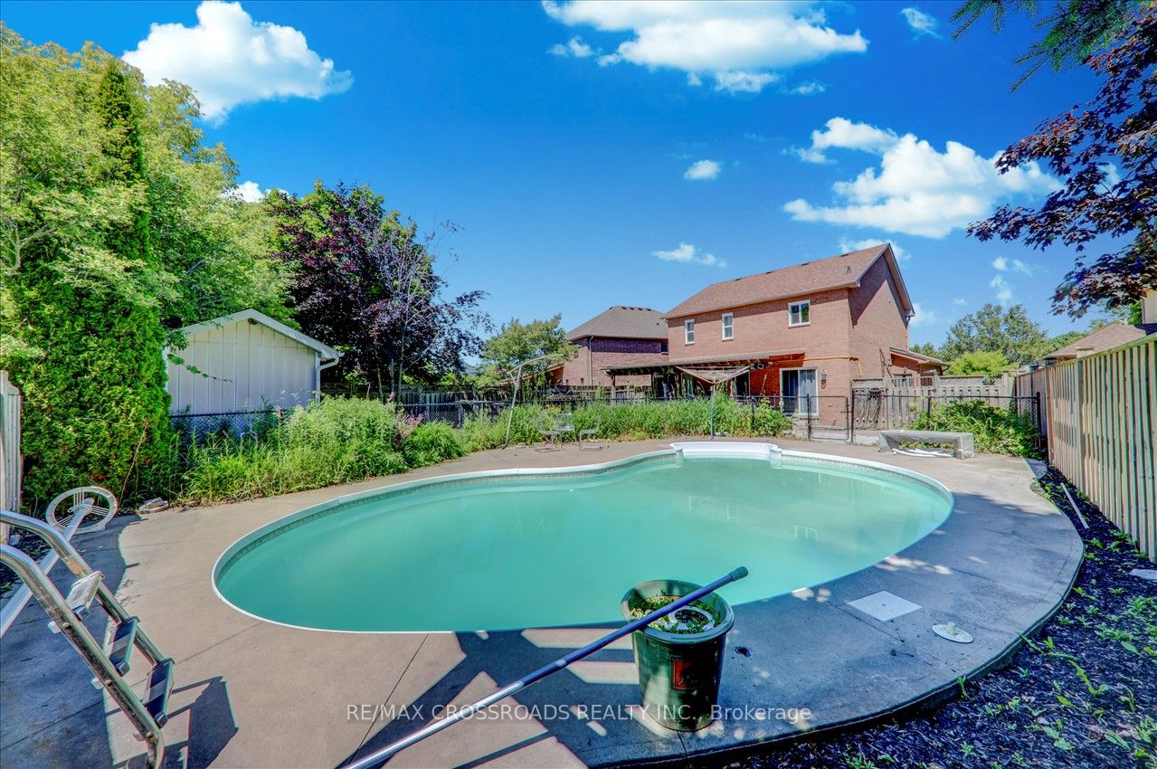 32 Dart Court