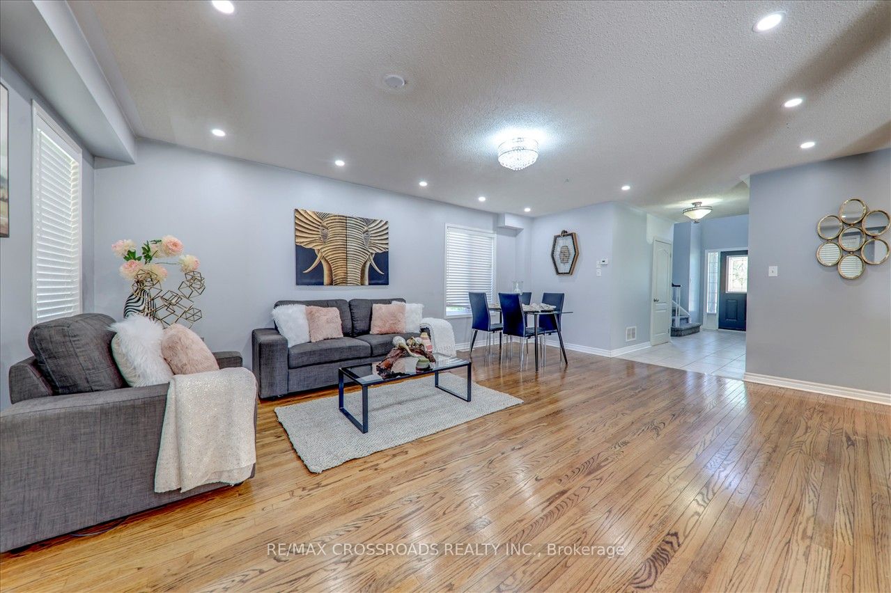 32 Dart Court