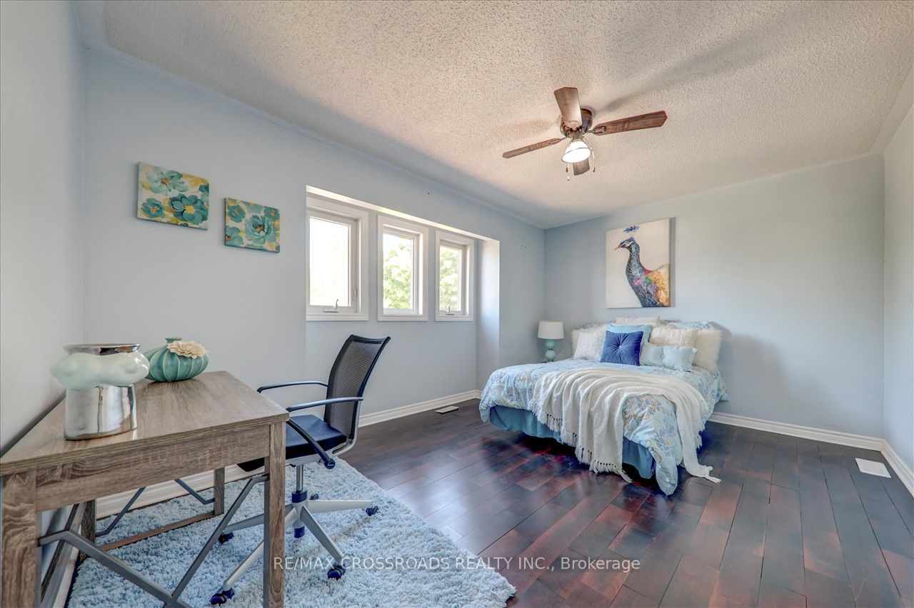 32 Dart Court
