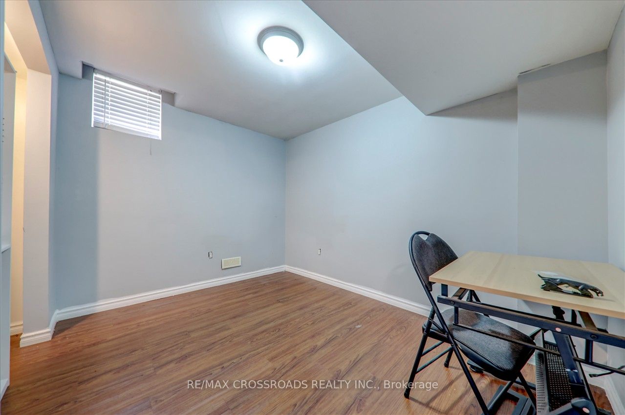 32 Dart Court