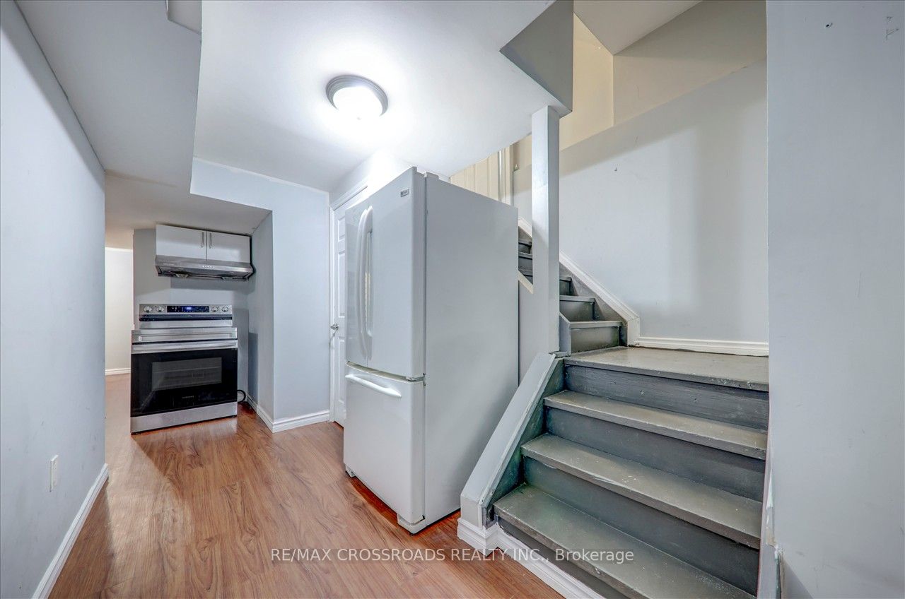 32 Dart Court