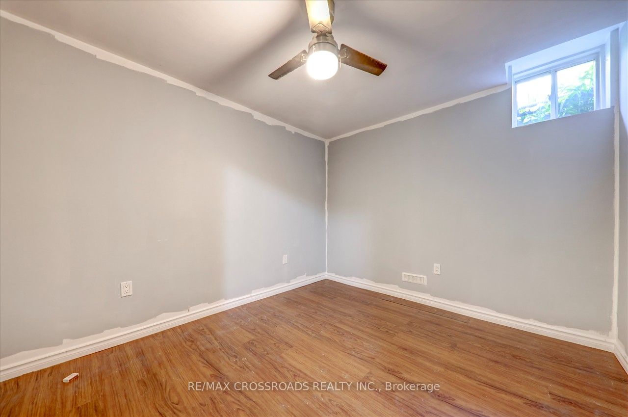 32 Dart Court