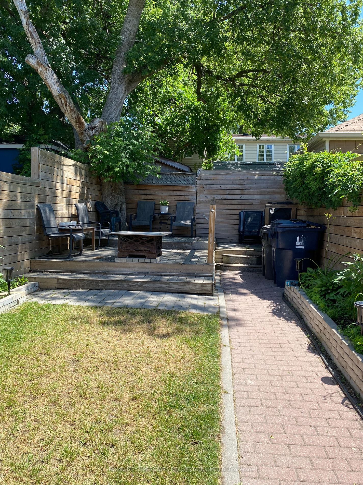 1263 Woodbine Avenue