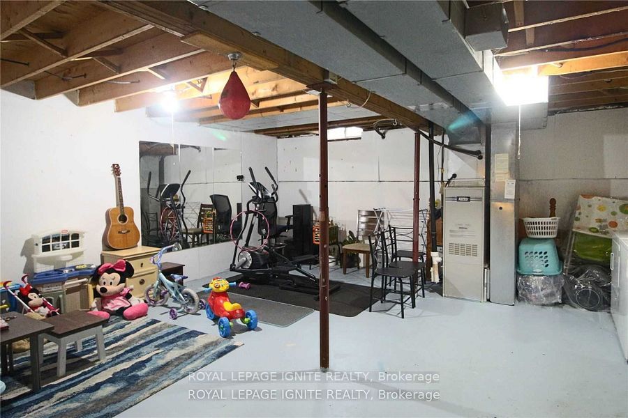 31 Parker Cres, #17