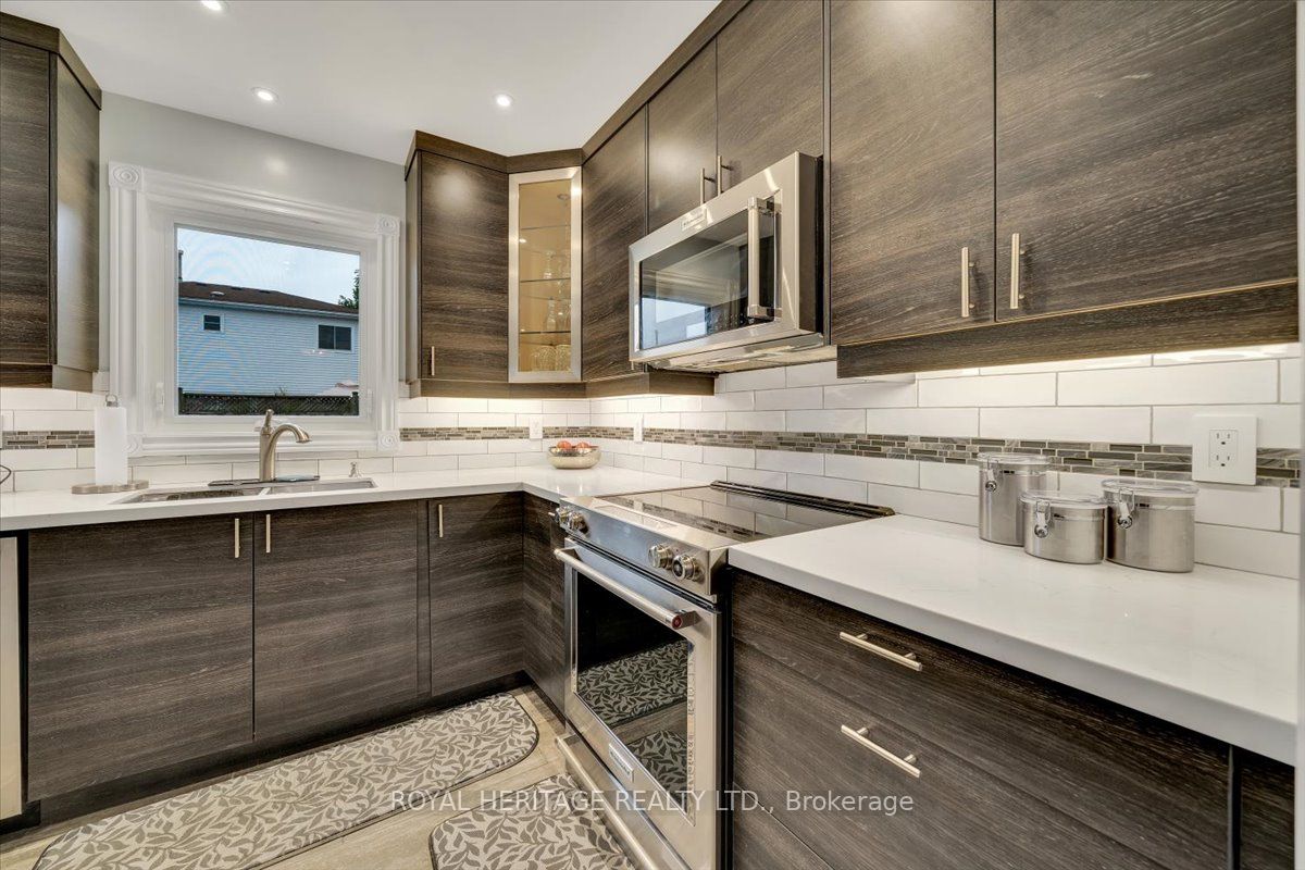107 Clayton Crescent