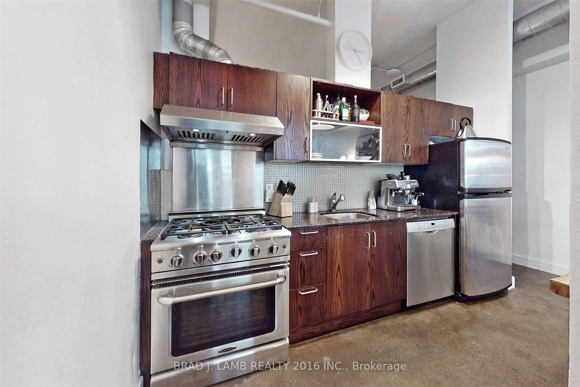 233 Carlaw Avenue #410