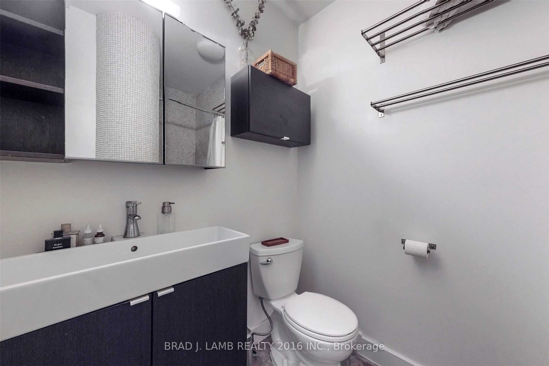 233 Carlaw Avenue #410