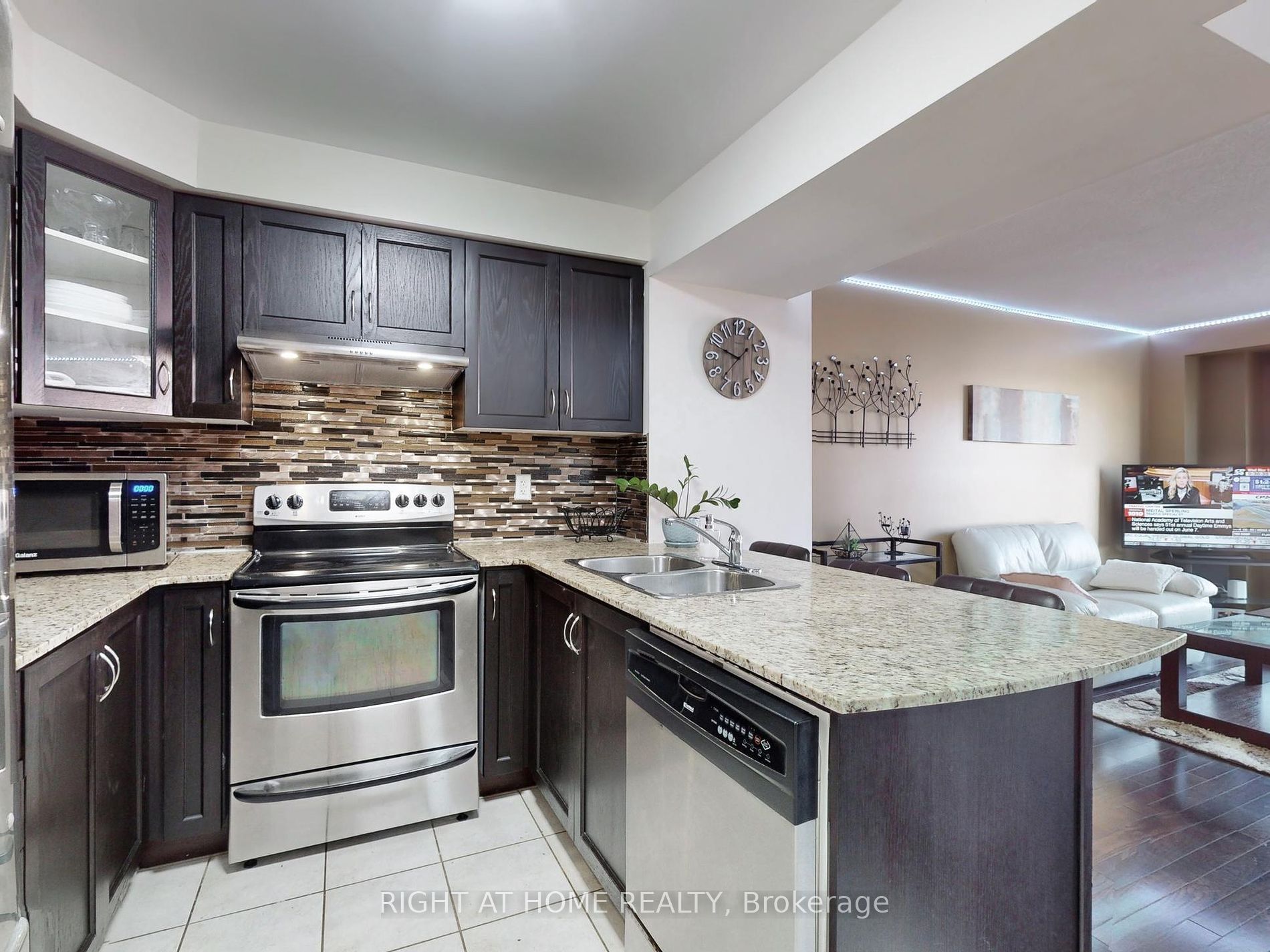 15 Blunden Road