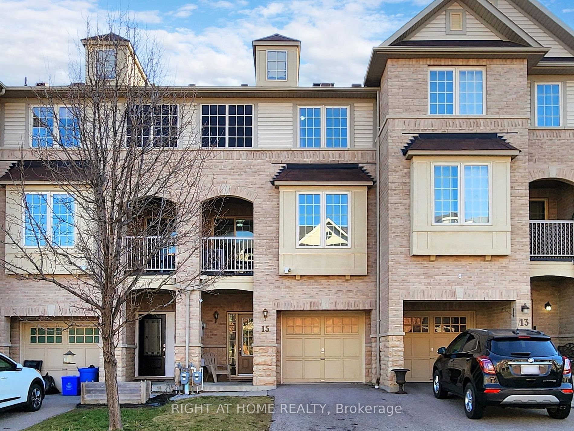 15 Blunden Road
