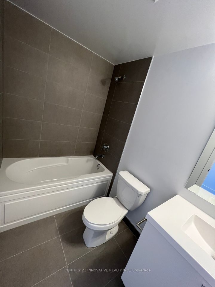 2550 Simcoe Street N, #1602