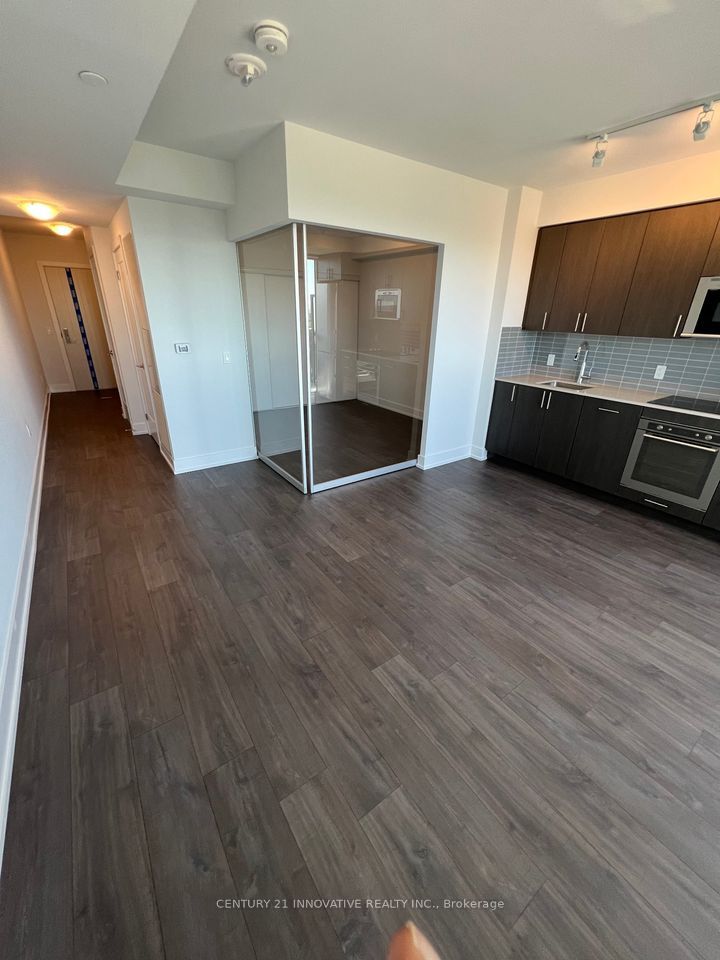 2550 Simcoe Street N, #1602