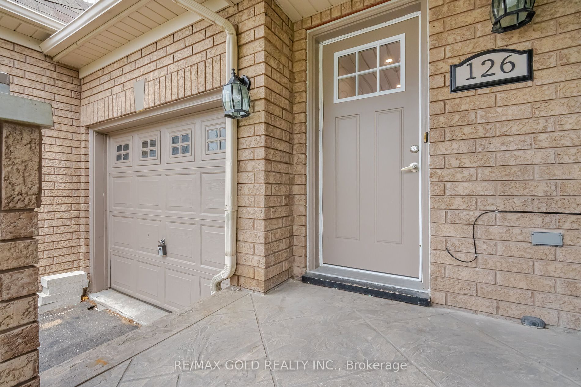 126 Cathedral Dr W
